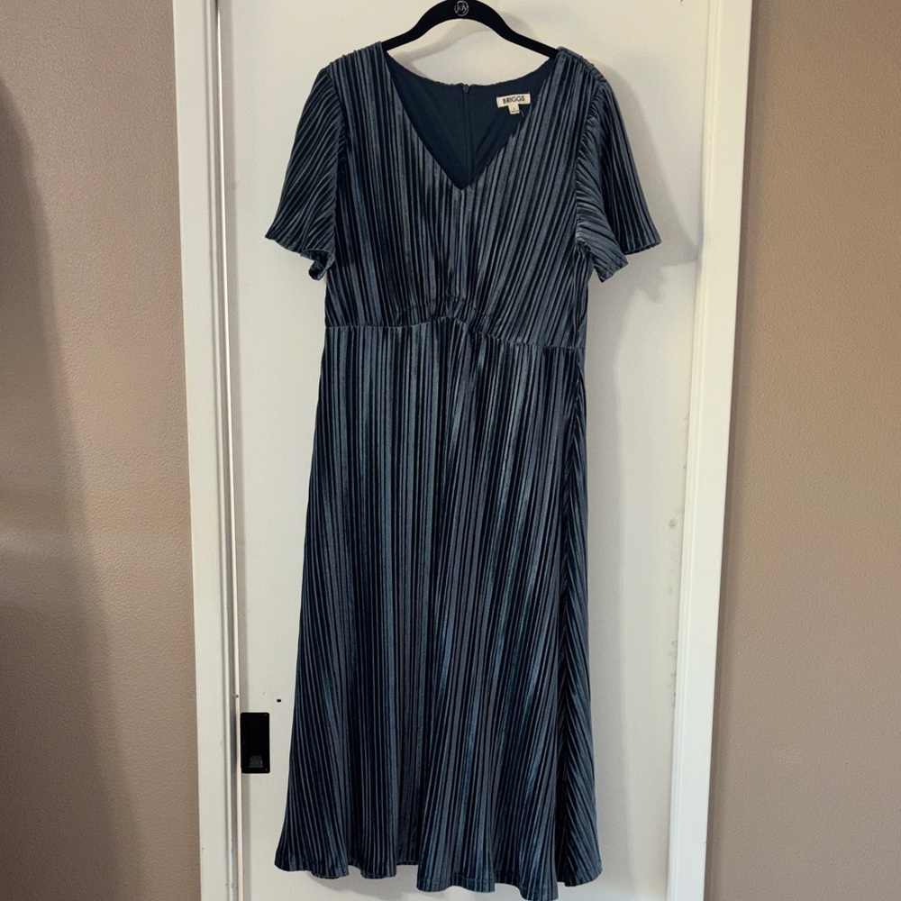 Velvet Pleated Blue Midi Dress